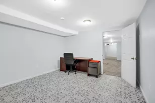 2455 W 61st Pl, Merrillville, IN 46410 - Photo 35