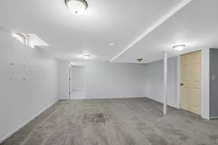 2455 W 61st Pl, Merrillville, IN 46410 - Photo 31