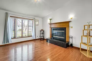 2455 W 61st Pl, Merrillville, IN 46410 - Photo 5