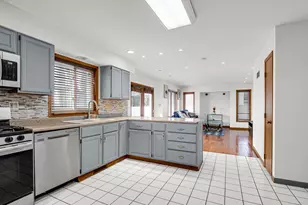 2455 W 61st Pl, Merrillville, IN 46410 - Photo 11