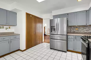 2455 W 61st Pl, Merrillville, IN 46410 - Photo 13