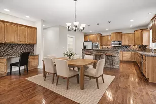 2411 Nottingham Dr, Valparaiso, IN 46383 - Photo 9