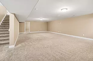 2411 Nottingham Dr, Valparaiso, IN 46383 - Photo 33