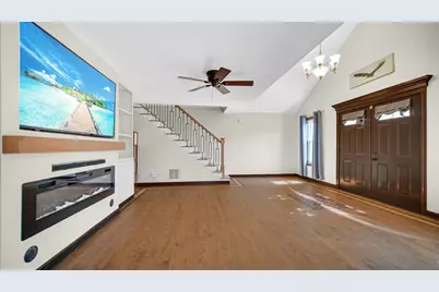 808 E 3rd Street, Hobart, IN 46342 - Photo 5