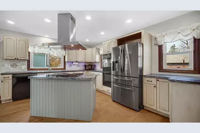 808 E 3rd Street, Hobart, IN 46342 - Photo 11