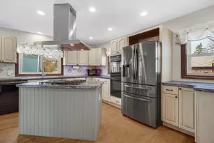 808 E 3rd St, Hobart, IN 46342 - Photo 11