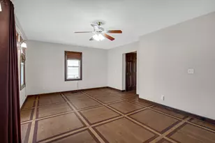 808 E 3rd St, Hobart, IN 46342 - Photo 15