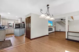 808 E 3rd St, Hobart, IN 46342 - Photo 9