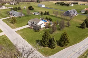 901 Bernie Ct, Chesterton, IN 46304 - Photo 5