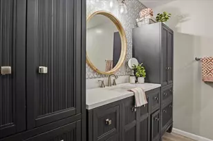 2437 E Lakeshore Dr, Crown Point, IN 46307 - Photo 37