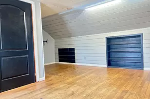 147 S Connecticut St, Hobart, IN 46342 - Photo 21