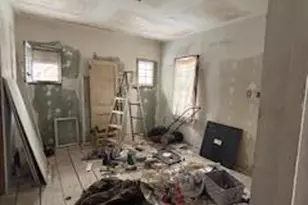 2721 Elkhart, Lake Station, IN 46405 - Photo 7