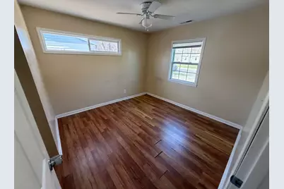 4247 W 19th Place, Gary, IN 46404 - Photo 7