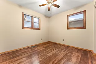 9349 Saric Dr, Highland, IN 46322 - Photo 9