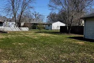 2635 Parkway Dr, Highland, IN 46322 - Photo 15