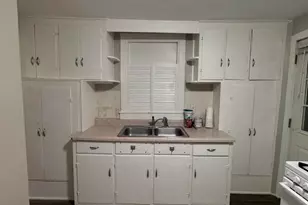 255 College Ave, Valparaiso, IN 46383 - Photo 17