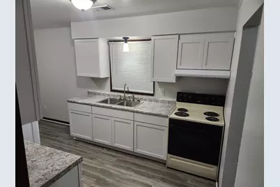 812 W Daumer Road #C1, Kouts, IN 46347 - Photo 9