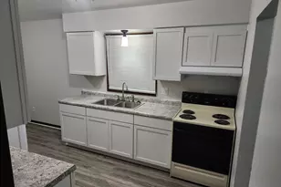 812 W Daumer Rd, Kouts, IN 46347 - Photo 9