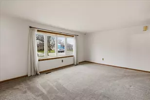 909 N Rensselaer St, Griffith, IN 46319 - Photo 5