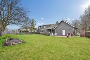 2066 Anna St, Schererville, IN 46375 - Photo 3