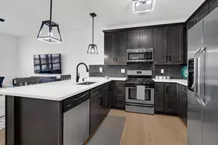 938 Fountain Pl, Schererville, IN 46375 - Photo 3