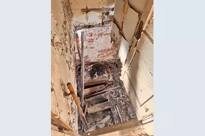 407 E 43rd Avenue, Gary, IN 46409 - Photo 7