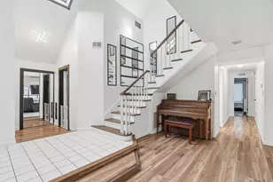 2039 Dorchester, Schererville, IN 46375 - Photo 3