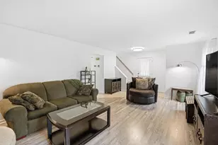 1819 Burgundy St, Schererville, IN 46375 - Photo 7