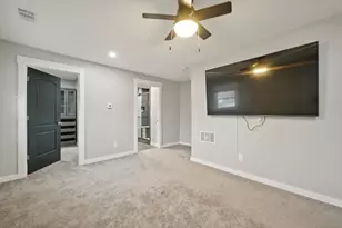 2886 Warren St, Lake Station, IN 46405 - Photo 9