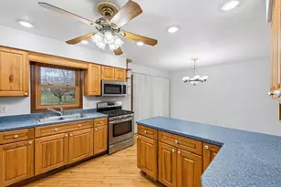 411 Northfield Ln, Valparaiso, IN 46383 - Photo 9