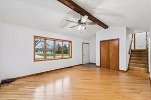 411 Northfield Ln, Valparaiso, IN 46383 - Photo 5