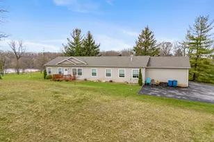 678 W Division Rd, Hebron, IN 46341 - Photo 19