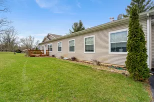 678 W Division Rd, Hebron, IN 46341 - Photo 3