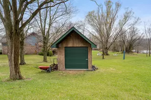 678 W Division Rd, Hebron, IN 46341 - Photo 9