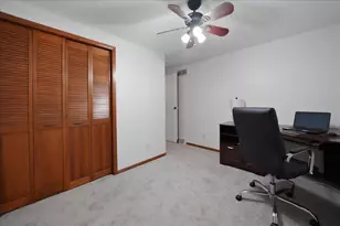 25 S Cherrywood Ln, Valparaiso, IN 46385 - Photo 23