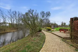 25 S Cherrywood Ln, Valparaiso, IN 46385 - Photo 35