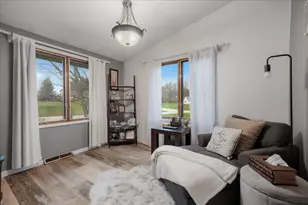 25 S Cherrywood Ln, Valparaiso, IN 46385 - Photo 7