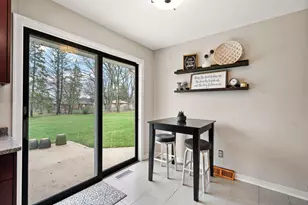 9468 Hilltop Dr, Saint John, IN 46373 - Photo 17