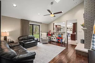 9468 Hilltop Dr, Saint John, IN 46373 - Photo 9