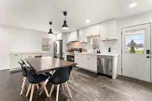 2840 Lois St, Portage, IN 46368 - Photo 7