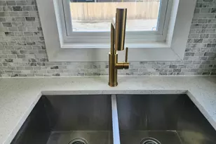 601 Burr St, Gary, IN 46406 - Photo 11