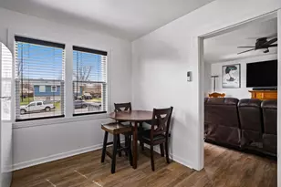 1216 W 37th Pl, Hobart, IN 46342 - Photo 9