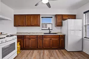 1216 W 37th Pl, Hobart, IN 46342 - Photo 7