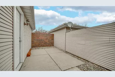 411 W Deerpath Drive W, Schererville, IN 46375 - Photo 17