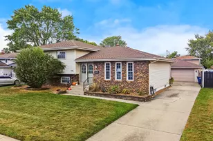 9320 Parkway Dr, Highland, IN 46322 - Photo 1