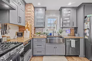 9320 Parkway Dr, Highland, IN 46322 - Photo 7