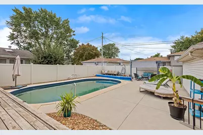 9320 Parkway Drive, Highland, IN 46322 - Photo 3