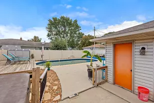 9320 Parkway Dr, Highland, IN 46322 - Photo 43