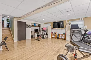 9320 Parkway Dr, Highland, IN 46322 - Photo 21