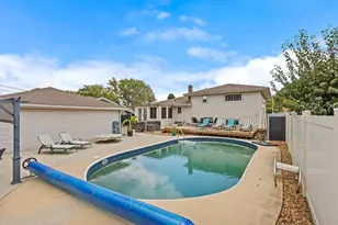 9320 Parkway Dr, Highland, IN 46322 - Photo 45